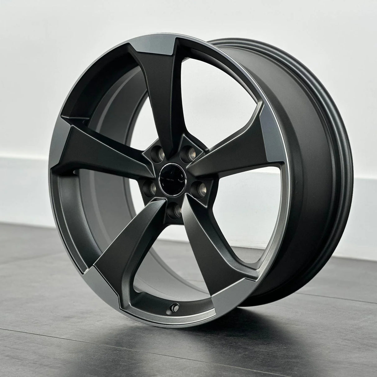 MU3A 18X8 5X112 ET40 SATIN GUNMETAL MACHINED FACE
