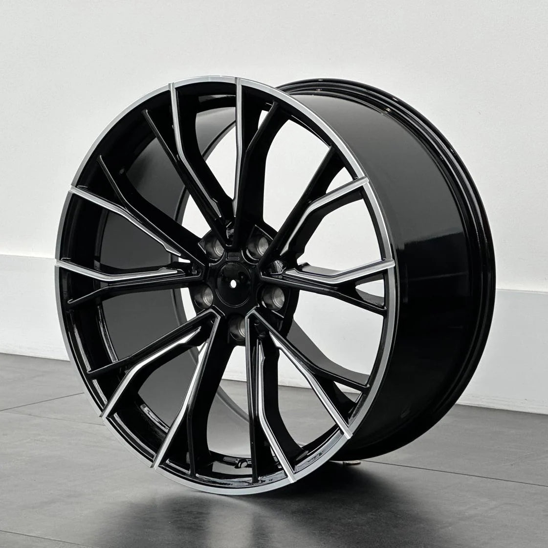MU12RB 20X10 5X120 ET43 BLACK MILLED SILVER INSET
