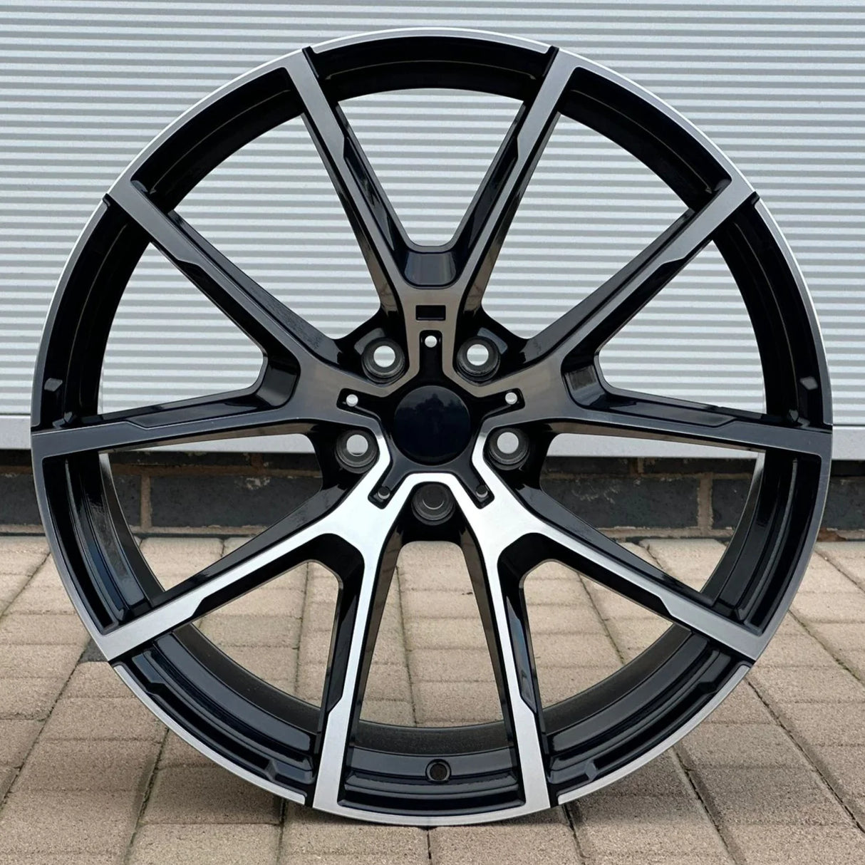 MU13B 19X9.5 5X120 ET43 BLACK MACHINED FACE