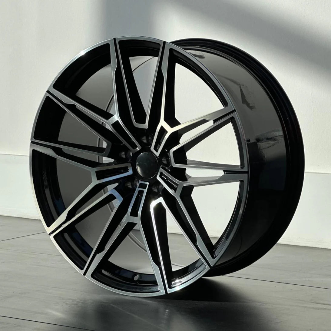 MU29B 19X9.5 5X112 ET40 FULL BLACK MACHINED FACE