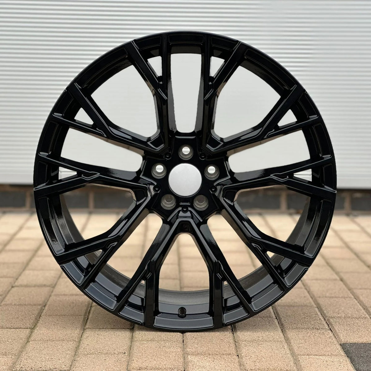 MU55B 22X9.5 5X112 ET35 GLOSS BLACK