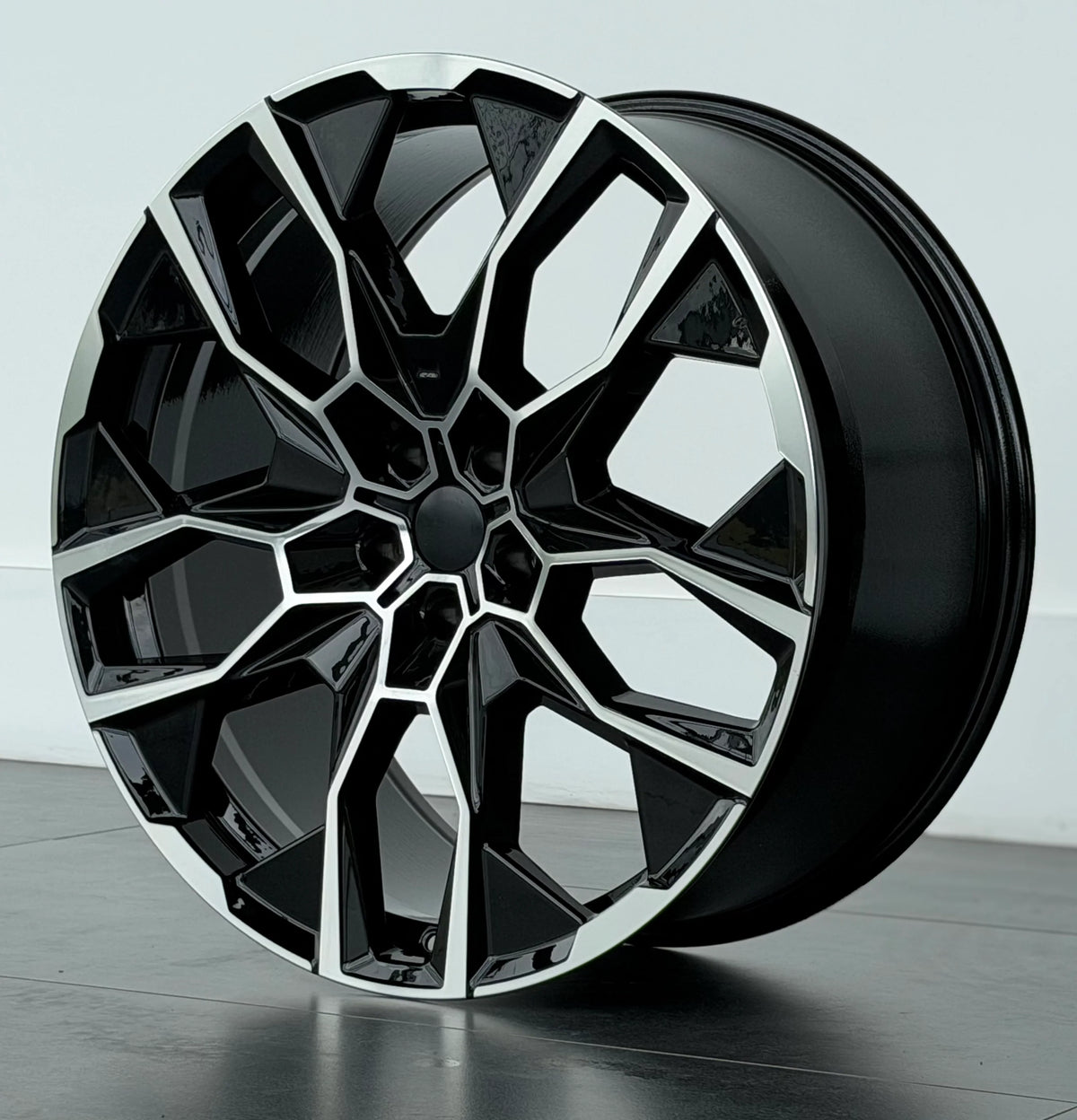 MU60B 22X9.5 5X112 ET37 BLACK MACHINED FACE