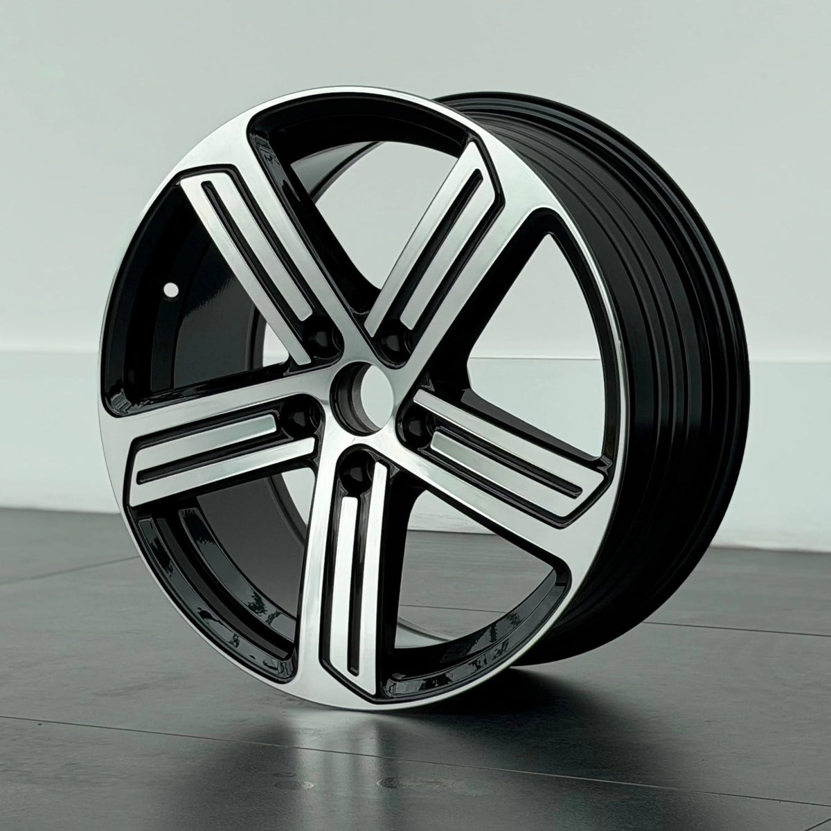 MU2W 17X7.5 5X112 ET38 BLACK MACHINED FACE