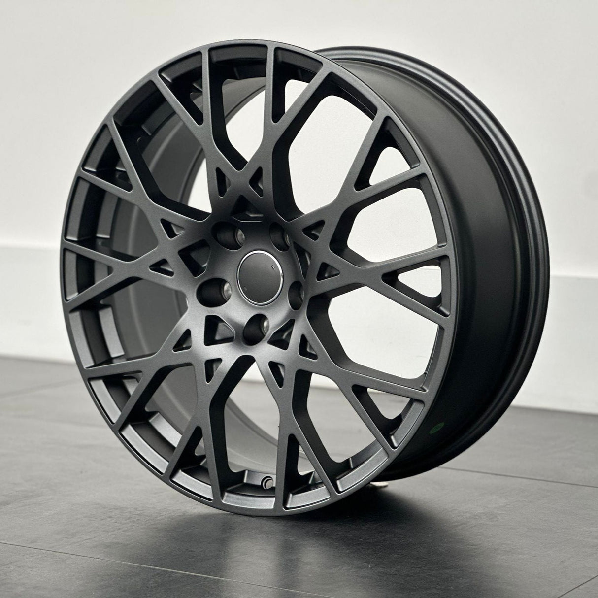 MU25W 19X8 5X112 ET40 SATIN GUNMETAL
