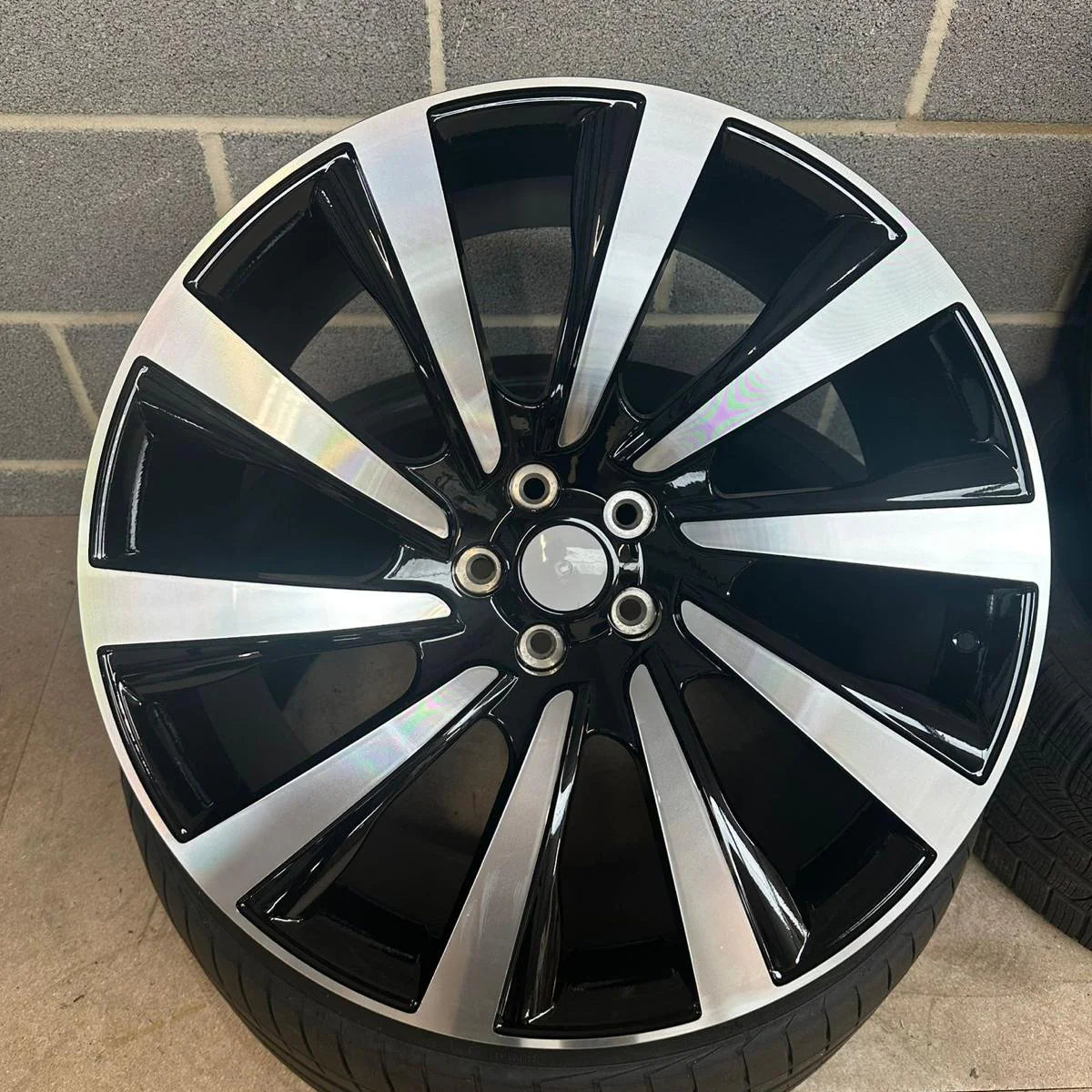 MU8L 23X10 5X120 ET42 BLACK MACHINED FACE