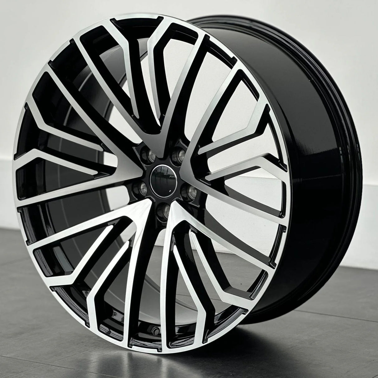 MU40A 20X9 5X112 ET32 BLACK MACHINED FACE
