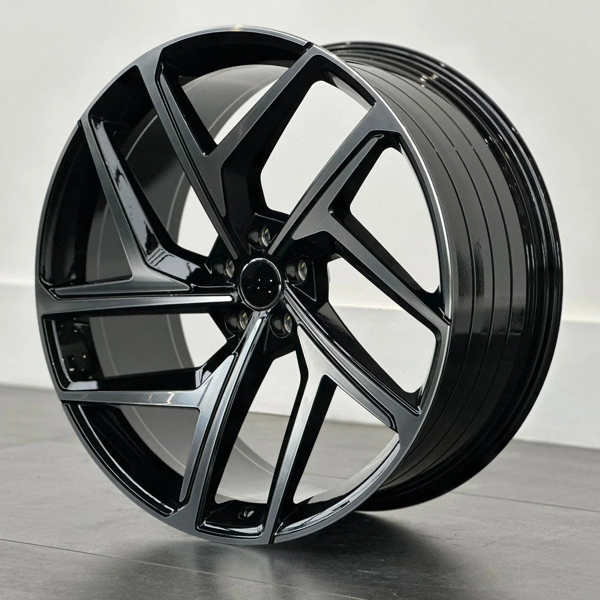 MU42A 22X9.5 5X112 ET26 BLACK MACHINED FACE