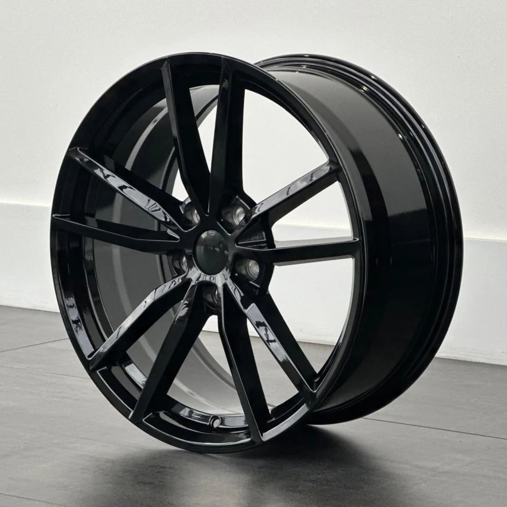 MU4W 18X8 5X112 ET45 GLOSS BLACK