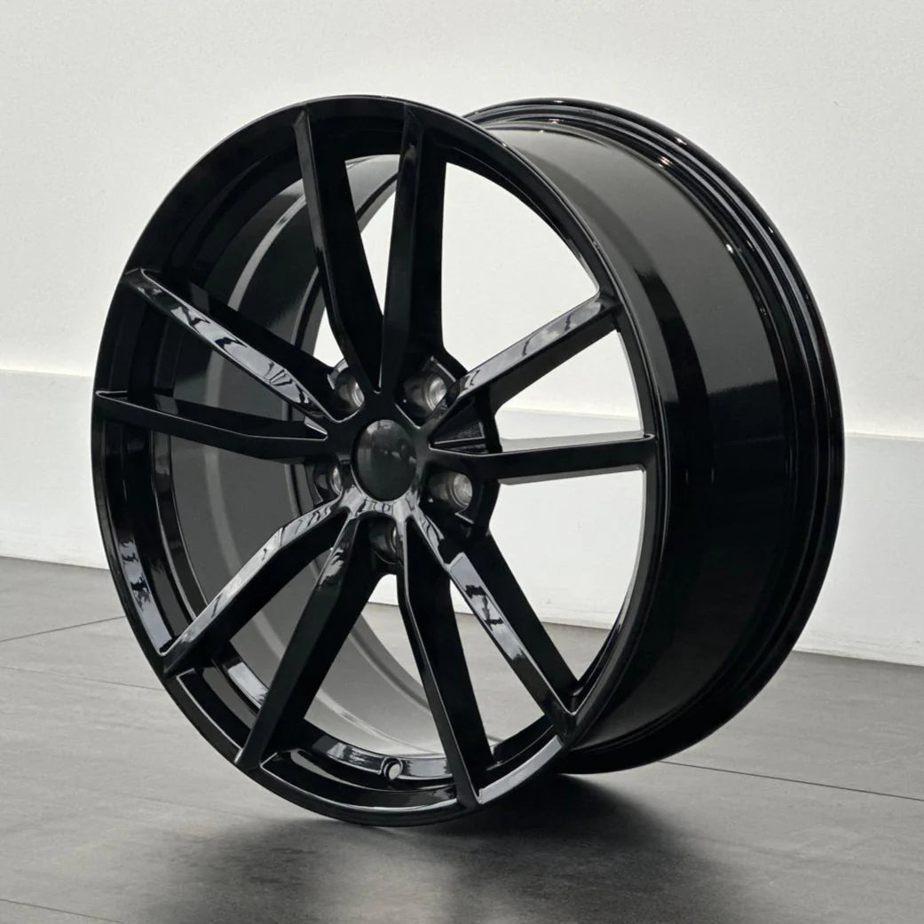 MU4W 18X8 5X112 ET42 GLOSS BLACK
