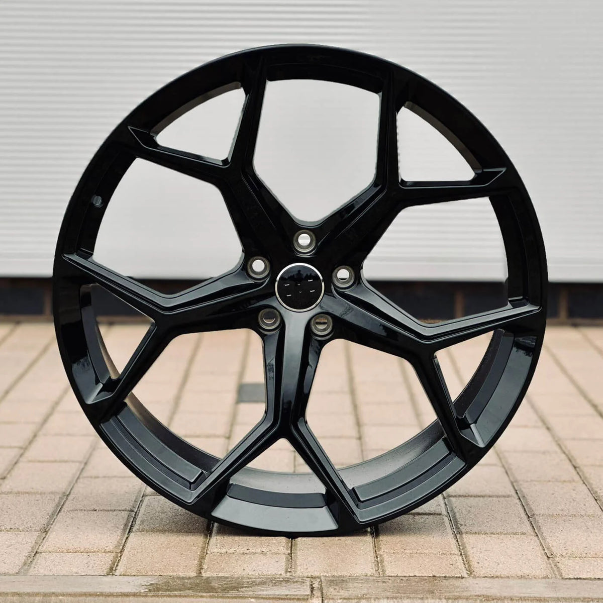 MU32A 23X10 5X112 ET20 GLOSS BLACK