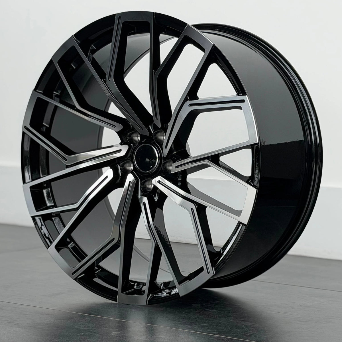 MU44A 22X10 5X112 ET26 BLACK MACHINED FACE