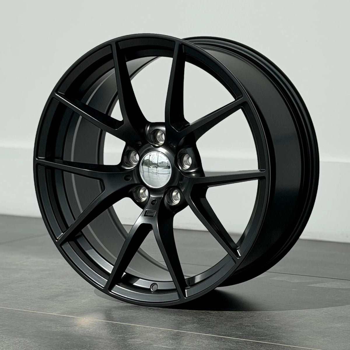 MU4B 18X8 5X112 ET25 SATIN BLACK