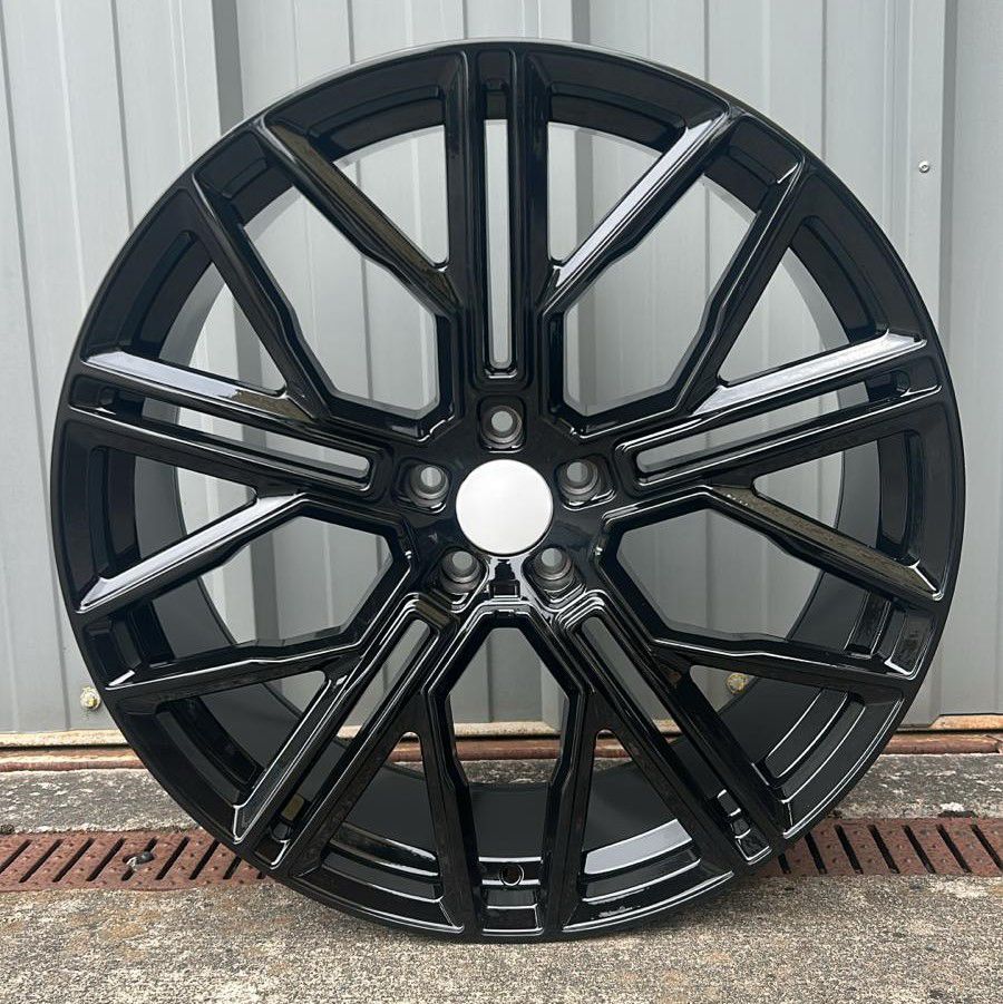 MU25B 22X10.5 5X112 ET35 GLOSS BLACK
