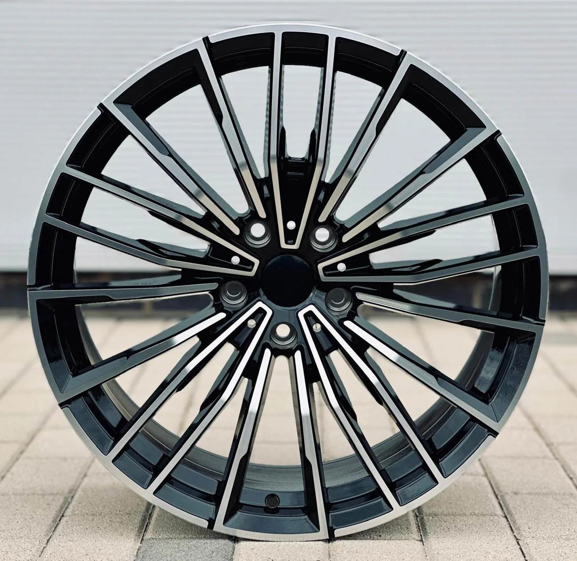 MU28B 20X8.5 5X112 ET26 BLACK MACHINED FACE