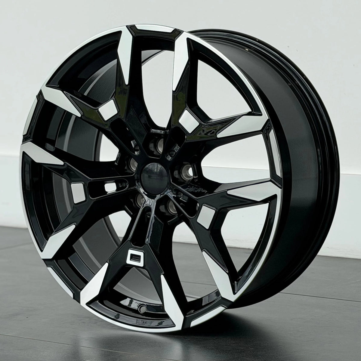 MU34B 19X8.5 5X112 ET40 BLACK MACHINED FACE