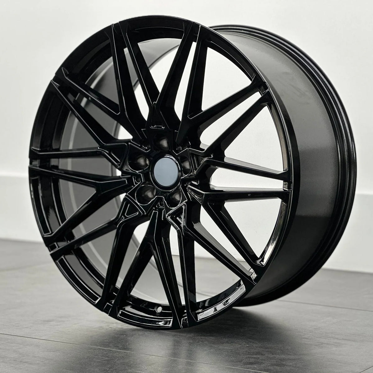 MU59B 22X10.5 5X112 ET35 GLOSS BLACK