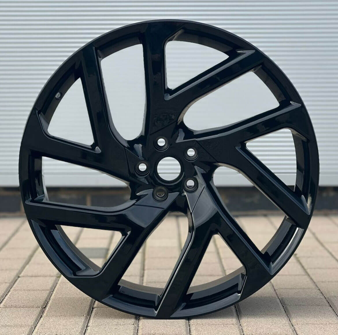 MU7L 20X9 5X108 ET45 GLOSS BLACK