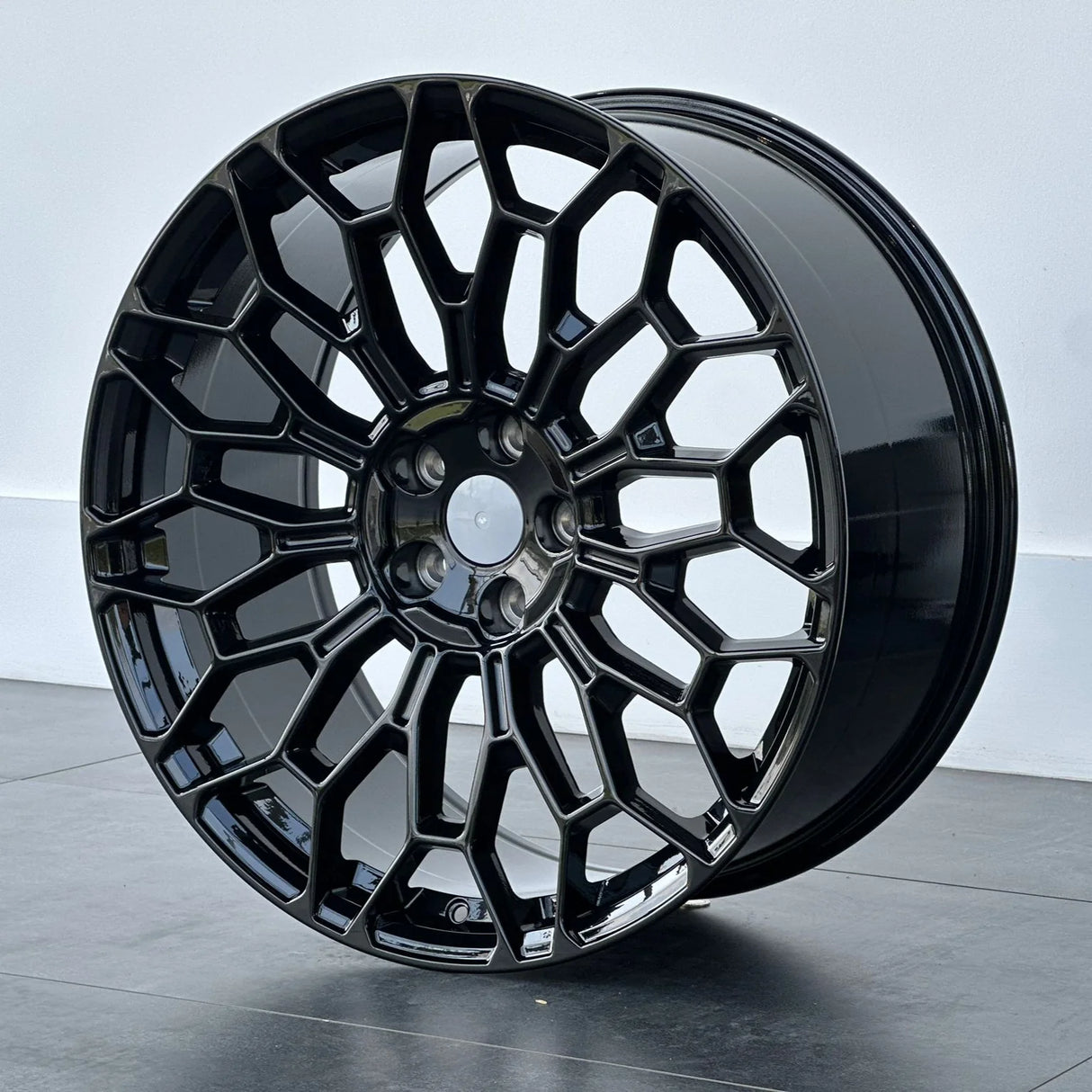 MU22L 22X10 5X120 ET40 GLOSS BLACK