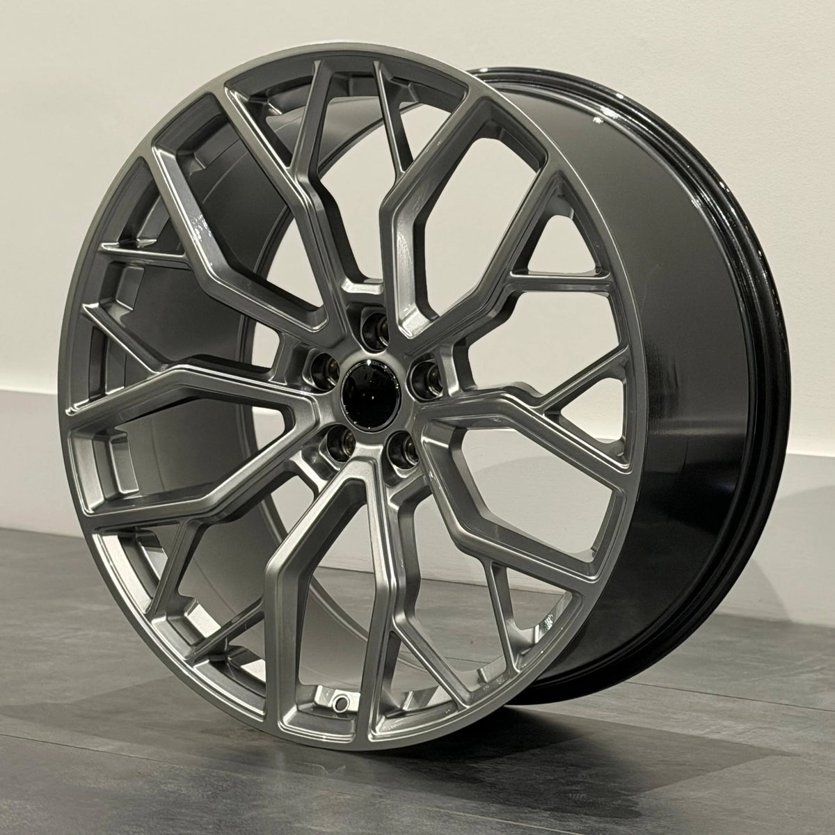 MU50A 22X10 5X112 ET30 HYPER SILVER